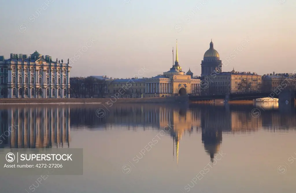 Russia, St.Petersburg; An overview of the Imperial buildings around the Neva, the Winter Palace, the Admirality St.Isaac's Cathedral cupola.
