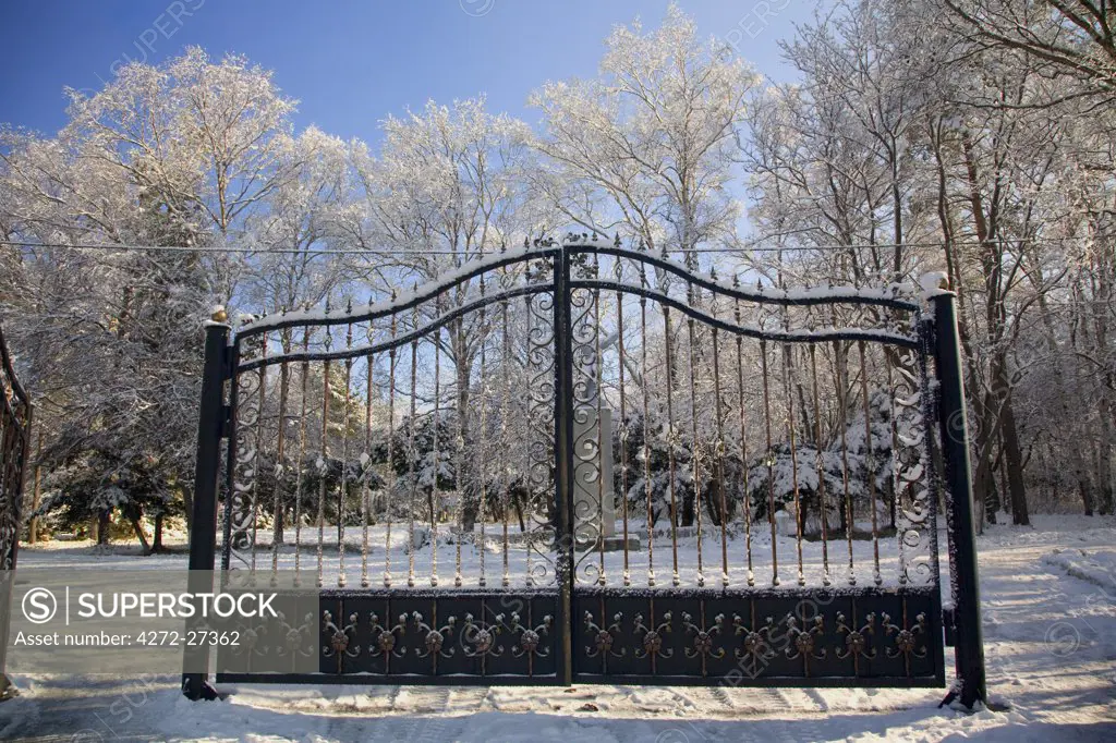 Russia, Far East, Sakhalin; Yuzhno-Sakhalinsk; The gate to the main park of the city.