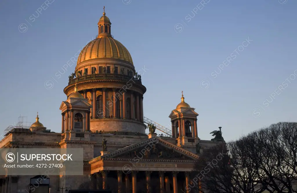 Russia, St.Petersburg; The majestic St.Isaac's Cathedral in the evening light