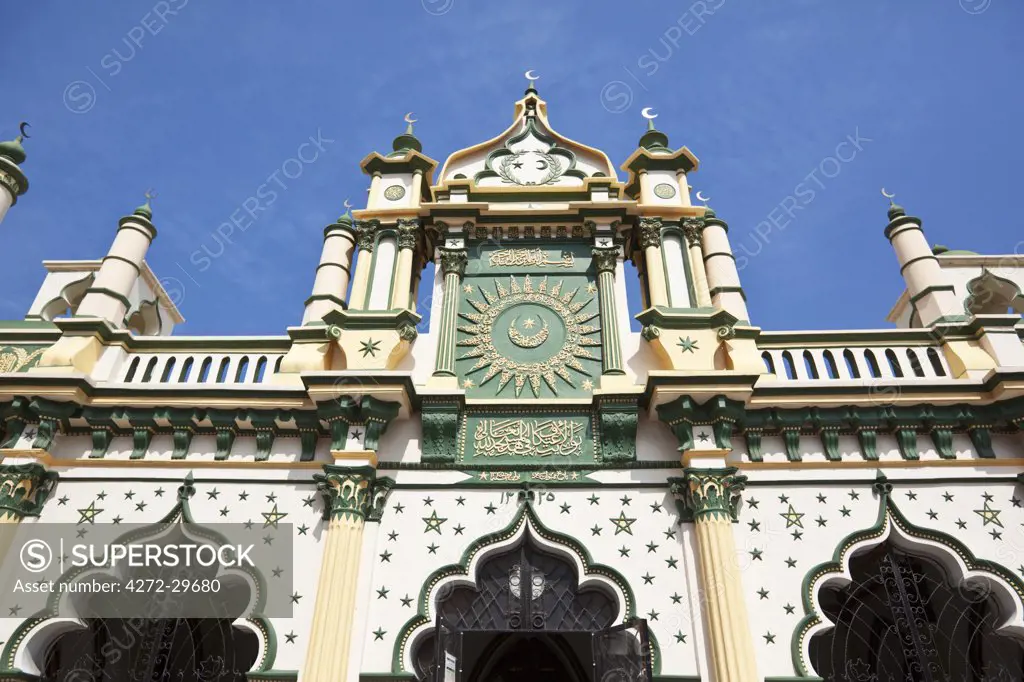 Singapore, Singapore, Little India.  Islamic architecture of the Abdul Gaffoor Mosque.
