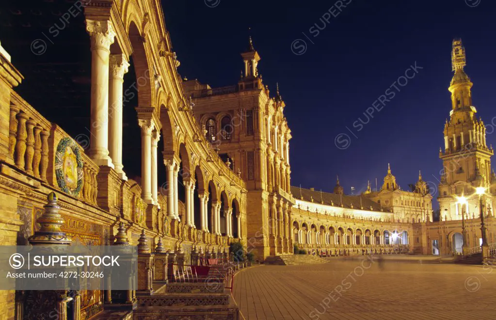 The vast semi-circular Plaza de Espa±a in Seville. The grand buildings, fountains and tilework of the complex were constructed for the 1929 Spanish Americas fair.