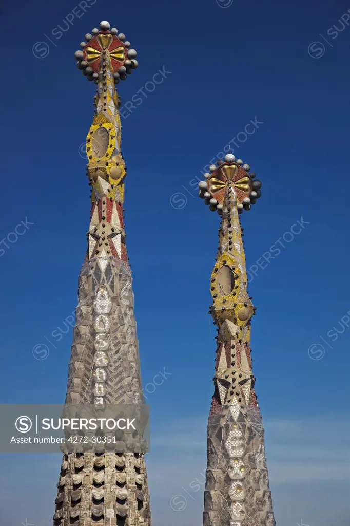 Spain, Cataluna, Barcelona, la Sagrada Familia, detail of the spires of the north east facade of the Sagrada Familia Cathedral.