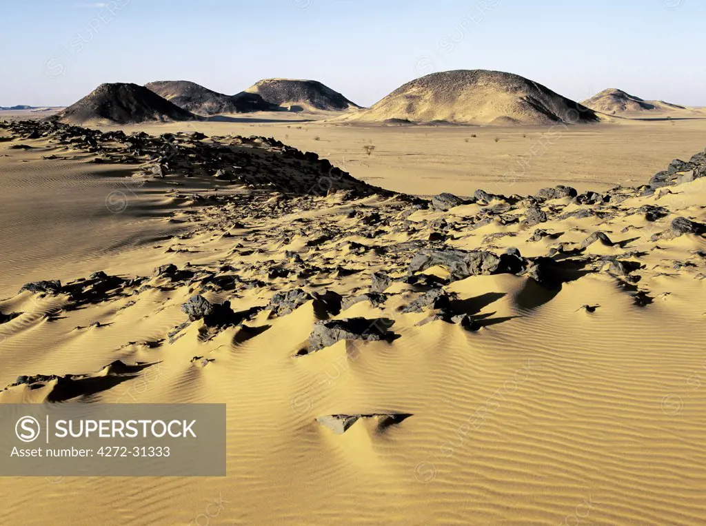 The magnificent desert scenery in the far southwest of the Bayuda Desert has been created by the erosion of sedimentary rock, which in places is highly oxidised.  This desert is an extension of the great Sahara Desert.
