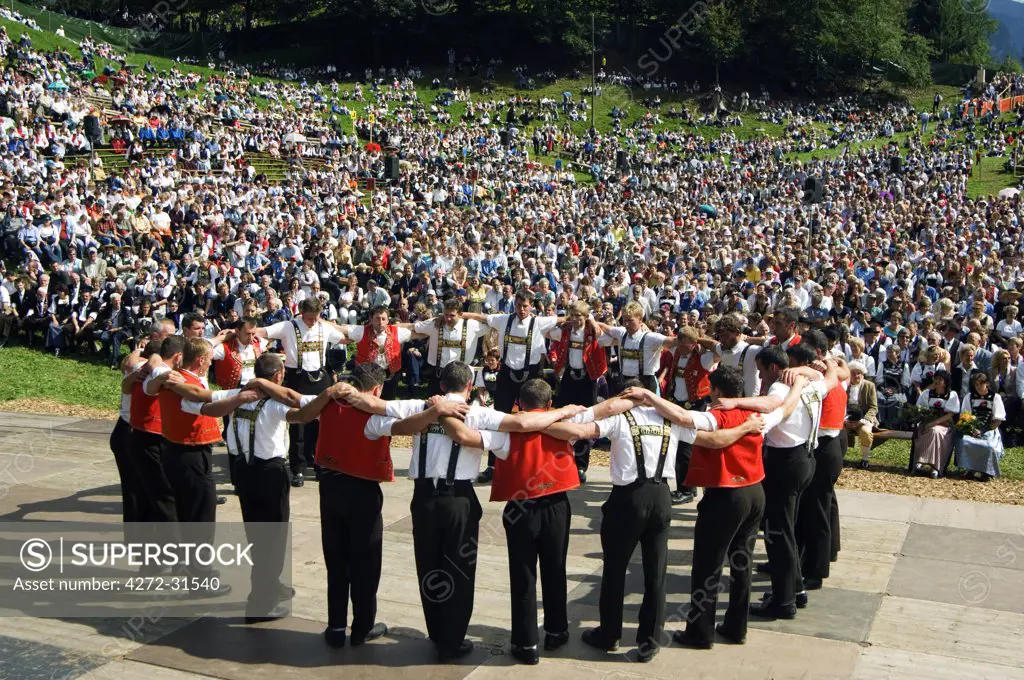 A traditional mountain and alpine anniversary performance at the Unspunnen Bicentenary Festival, Interlaken, Jungfrau Region, Switzerland