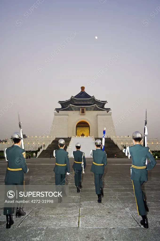 Chiang Kai-shek Memorial Hall guards at evening flag changing ceremony