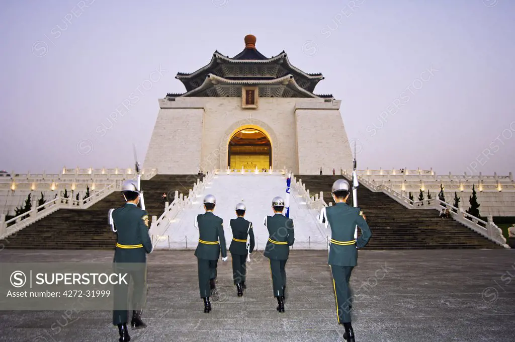 Chiang Kai-shek Memorial Hall guards at evening flag changing ceremony