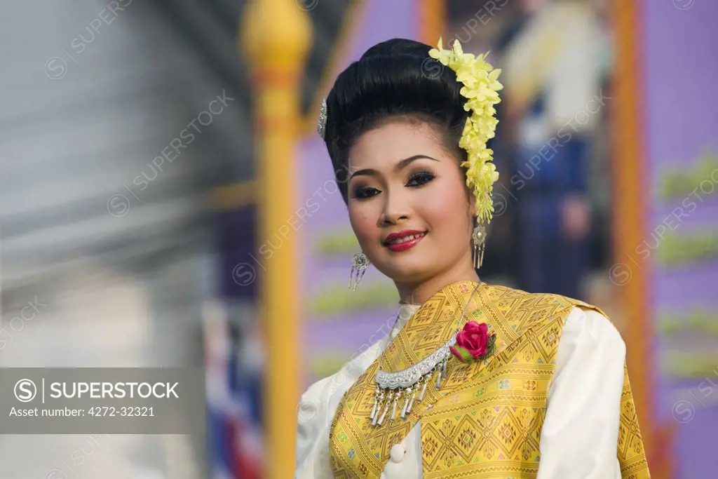 Thailand, Sakhon Nakhon, Sakhon Nakhon.  A Fawn Thai (traditional Thai dance) dancer at the Wax Castle festival.