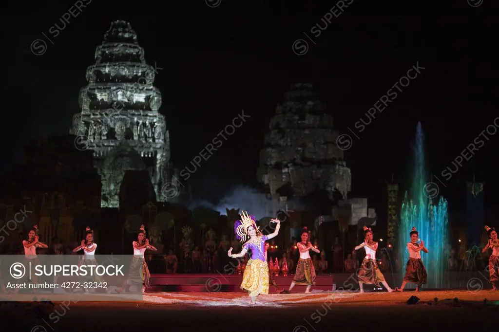 Thailand, Nakhon Ratchasima, Phimai.  Sound and light show at the 12th century Prasat Phimai temple during the Phimai festival.  Held in November, the Phimai Festival celebrates the culture and history of Phimai and it's revered temple.