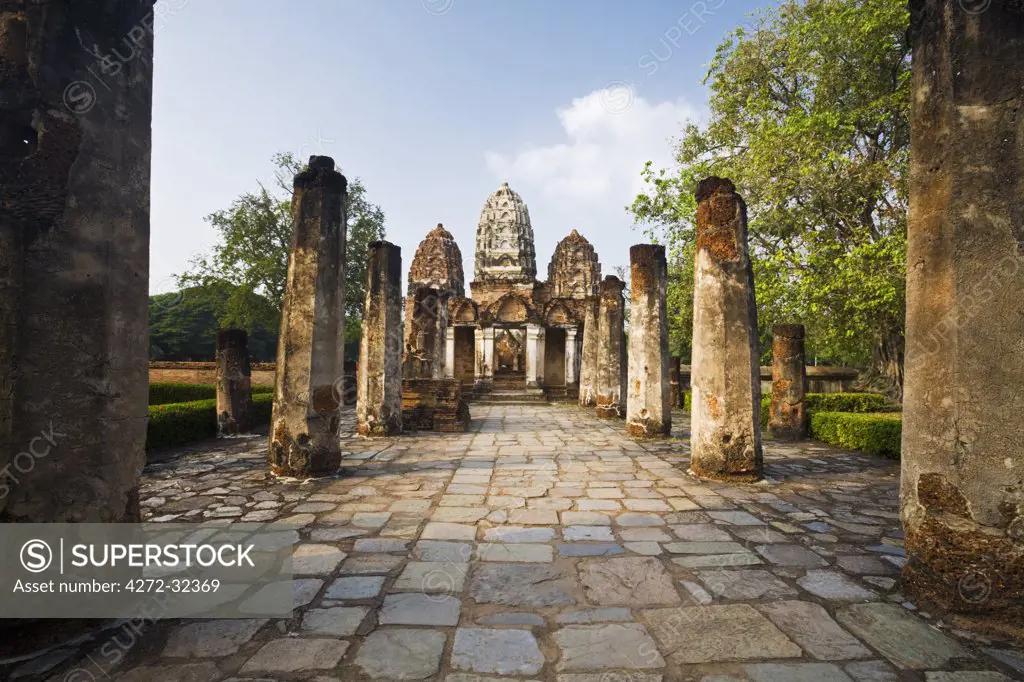 Thailand, Sukhothai, Sukhothai.  Wat Si Sawai in the Sukhothai Historical Park, featuring three 12th century Khmer-style towers.