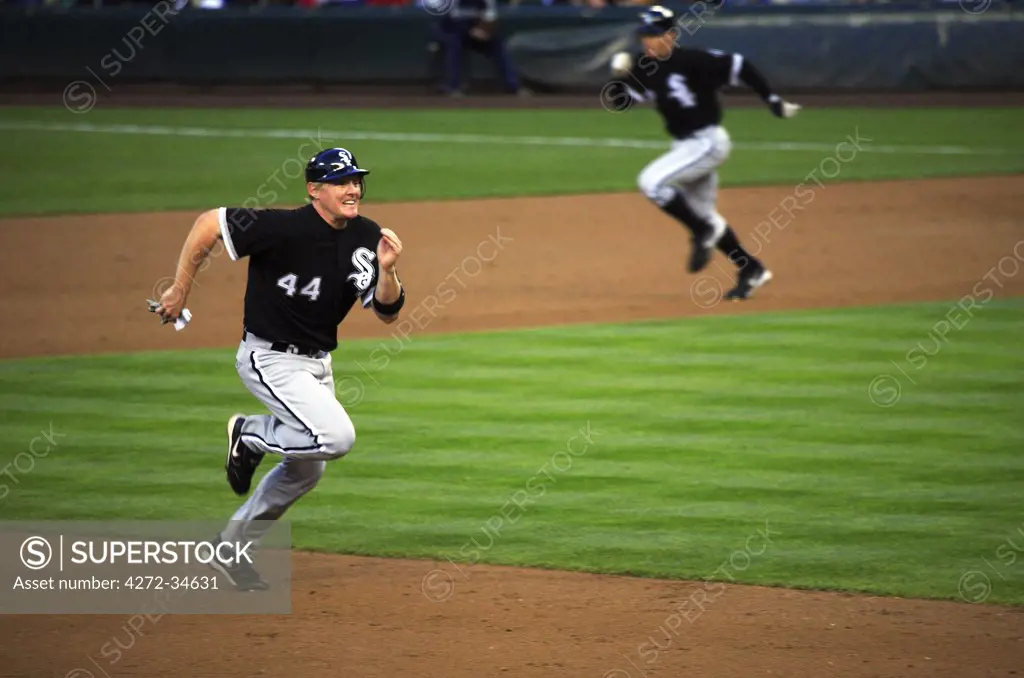 United States of America, Washington, Seattle, Chicago White Sox, Brian Nikola Anderson, make a run from second base to third base in Safeco Field.