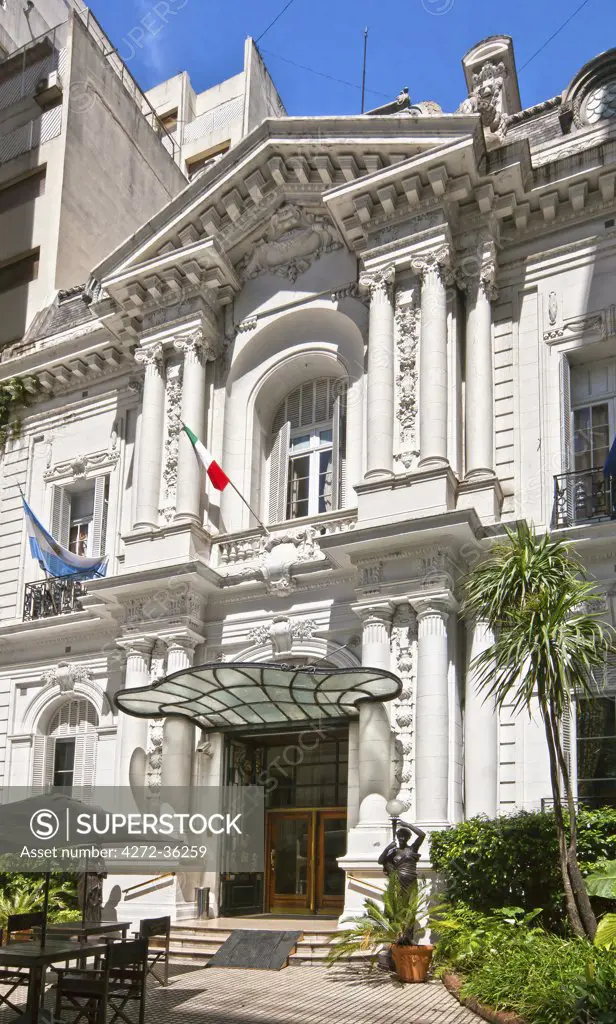 Ristorante Circolo Massimo is a fine Italian restaurant in an impressive mansion in the centre of Buenos Aires.
