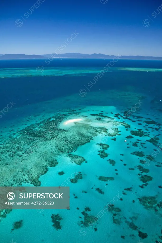 Australia, Queensland, Cairns.  Aerial view of Vlassof Cay in the Great Barrier Reef Marine Park.