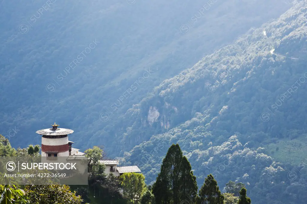 At a strategic vantage point perched high over Trongsa Dzong, rises its watchtower, the Ta Dzong. The Ta Dzong is now a museum dedicated to the Monarchs of Bhutan.