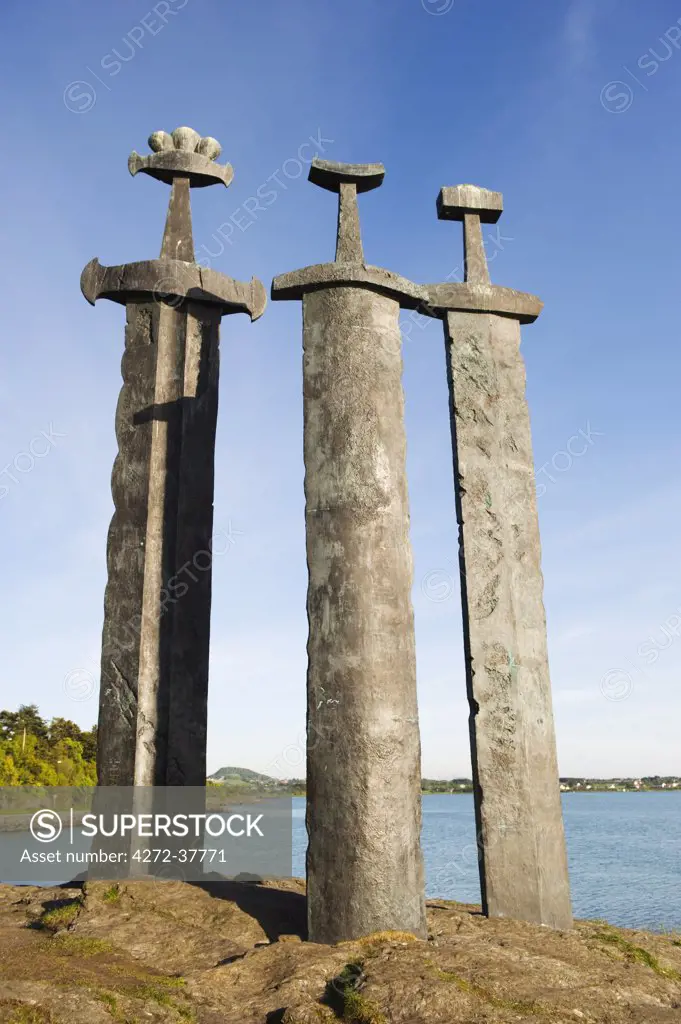 Europe, Scandinavia, Norway, Stavanger, three bronze swords in rock monument to the battle of Hafrsfjord 872 uniting Norway into one kingdom, designed by Fritz Røed