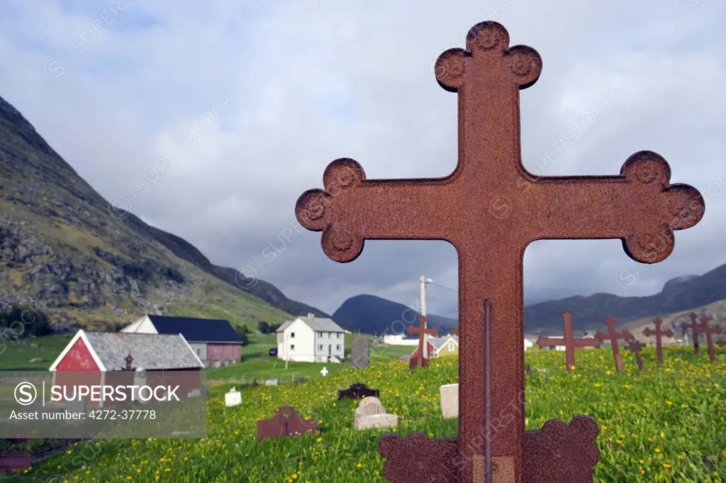 Europe, Scandinavia, Norway, Western Fjords, Hoddevik, local cemetery