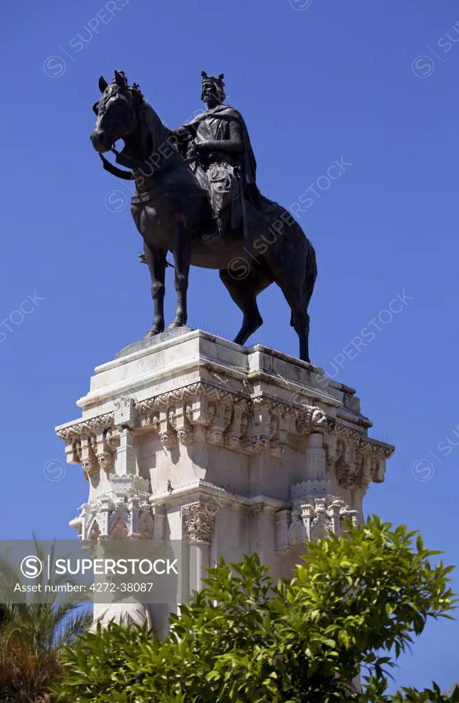 Spain, Andalusia, Seville; Monument in one of the central squares of the old quarter