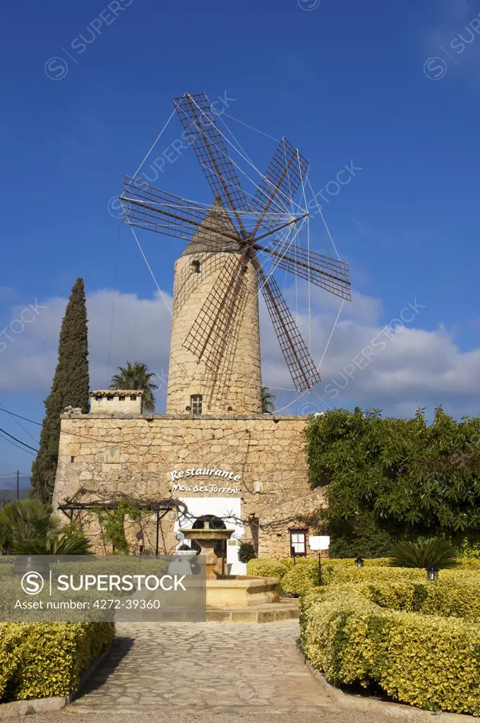 Windmill nearby Santa Maria del Cami, Cala S´Amonia, Majorca, Balearics, Spain