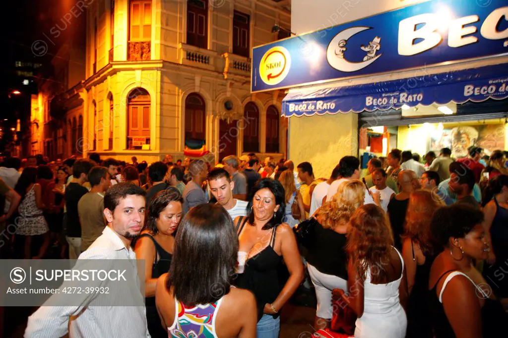 South America, Brazil, Rio de Janeiro, Lapa, Nightlife outside the Beco do Rato Botequim in Lapa, Rio de Janeiro