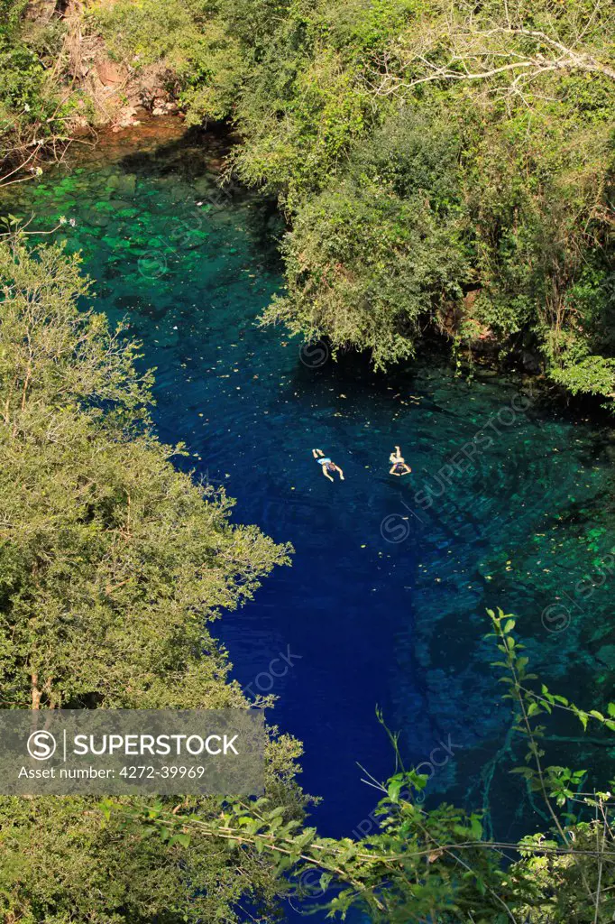 South America, Brazil, Mato Grosso do Sul, Bonito, snorkellers in the Lagoa Misteriosa cenote