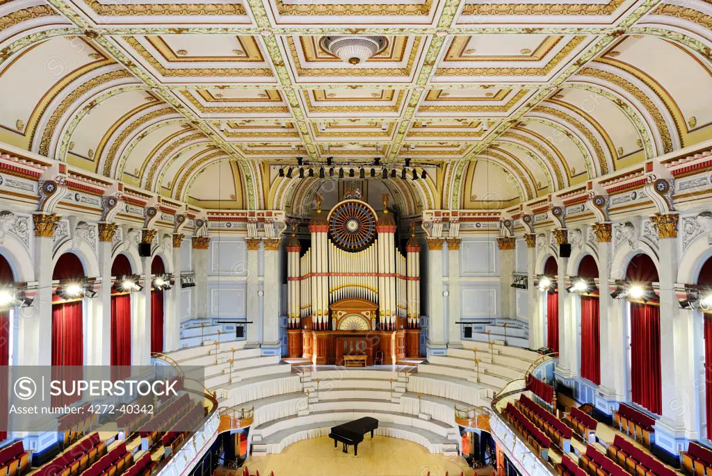 Europe, England, West Yorkshire, Huddersfield Town Hall