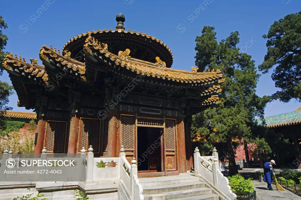 A pavilion in the Imperial Garden at The Forbidden City Palace Museum, Zijin Cheng, Beijing, China