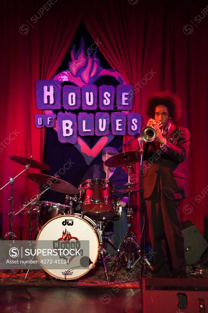 USA, Illinois, Chicago. Band performing at the House of Blues.