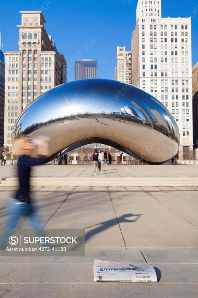 USA, Illinois, Chicago. The Cloud Gate Sculpture in Millenium Park.
