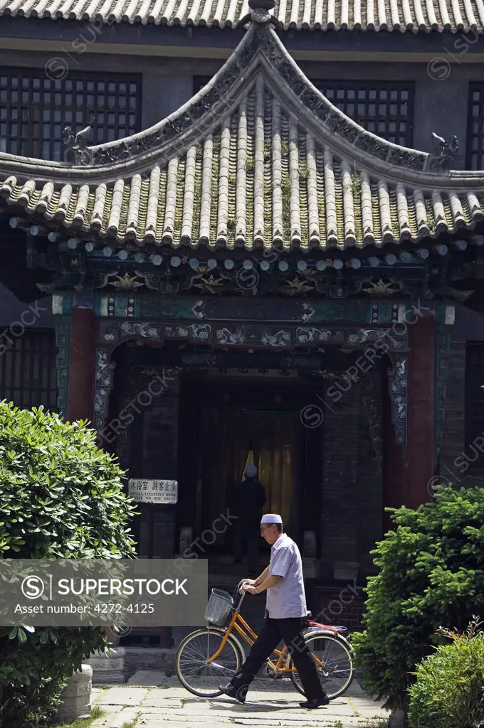 The Great Mosque located in the Muslim Quarter, home to the city's Hui community, Xian City, Shaanxi Province, China