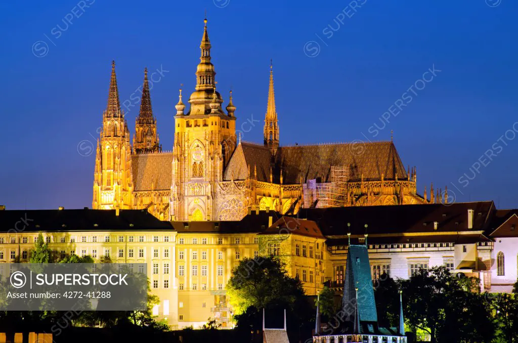 Europe, Czech Republic, Prague, St. Vitus Cathedral and Prague Castle