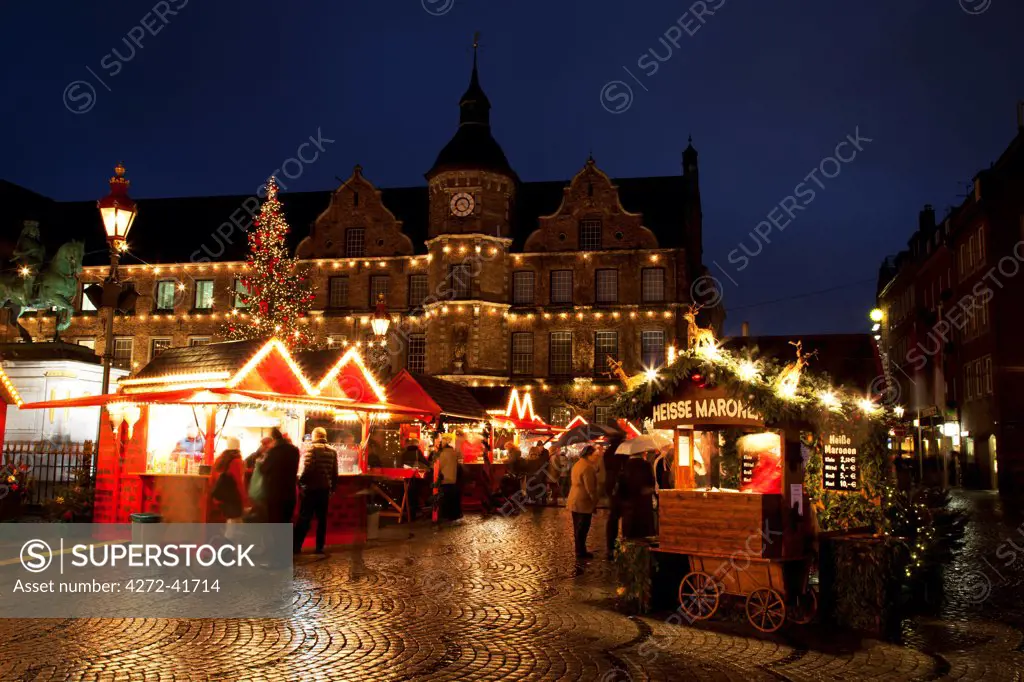 Dusseldorf, North Rhine Westphalia, Germany, The old town square during Christmas