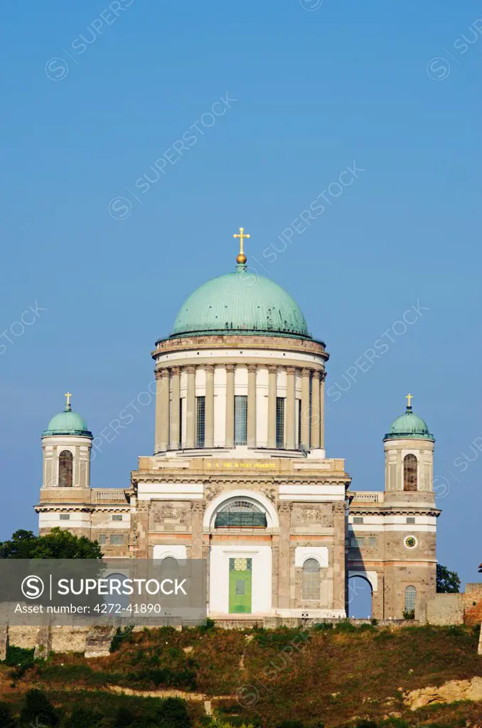 Europe, Hungary, Esztergom, neoclassical 19th century Esztergom Bazilika, largest church in Hungary