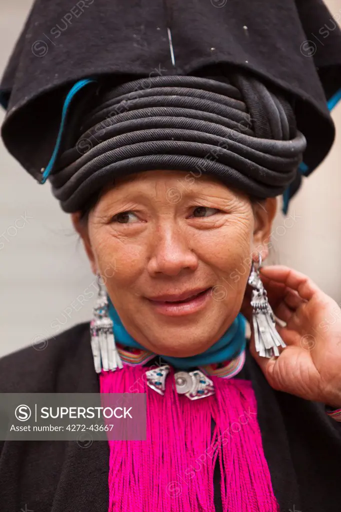 China, Yunnan, Yuanyang. A lady of the Yao ethnic minority group.