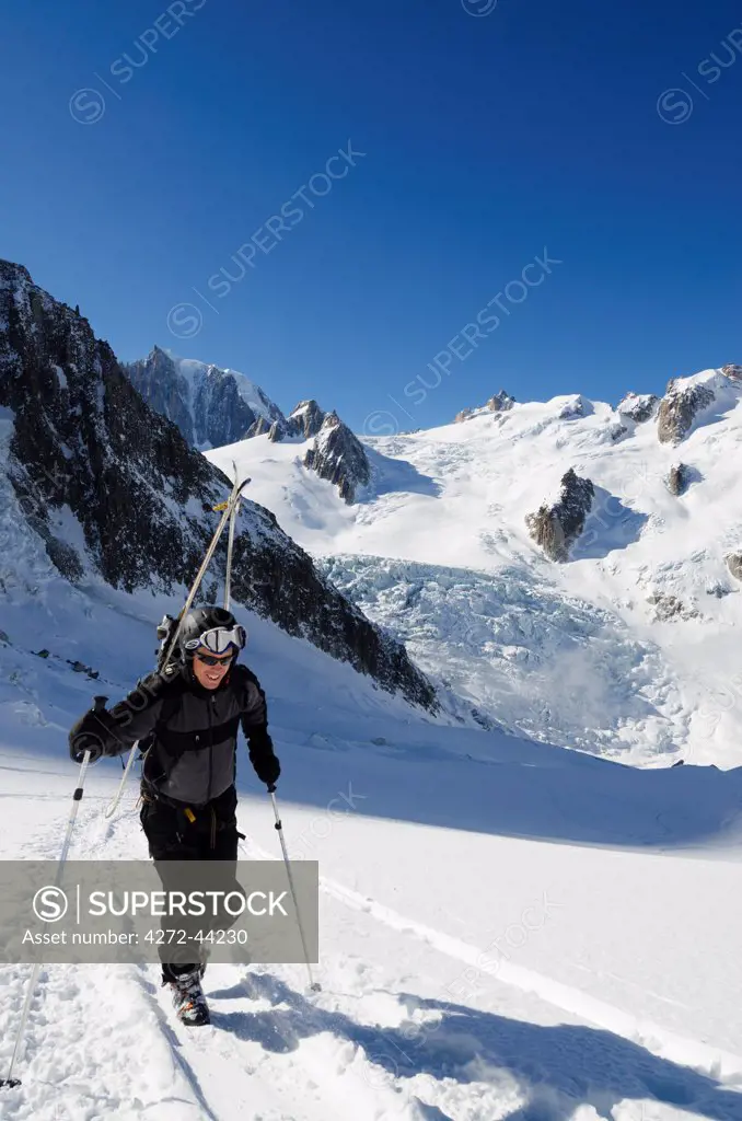 Europe, France, French Alps, Haute Savoie, Chamonix, ski touring in Valle Blanche off piste ski area MR