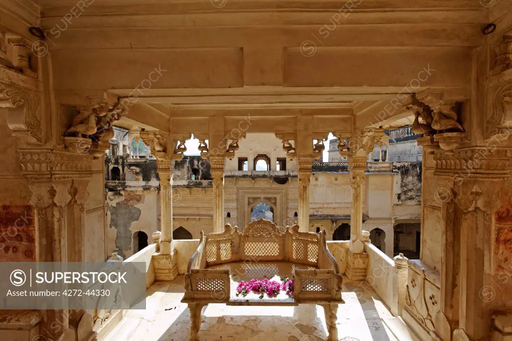 India, Rajasthan, Bundi. With a pale marble throne in a projecting balcony, the Ratan Daulat or Diwam i Am.