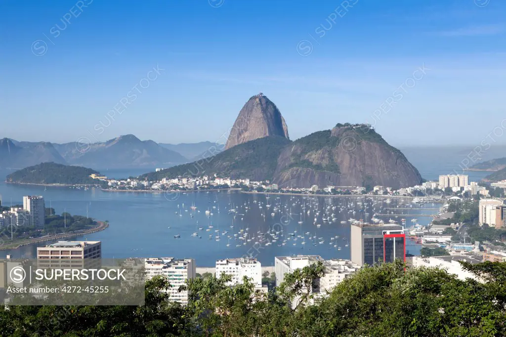 Brazil, Rio de Janeiro, Sugar Loaf and Morro de Urca in Botafogo Bay in Rio de Janeiro City