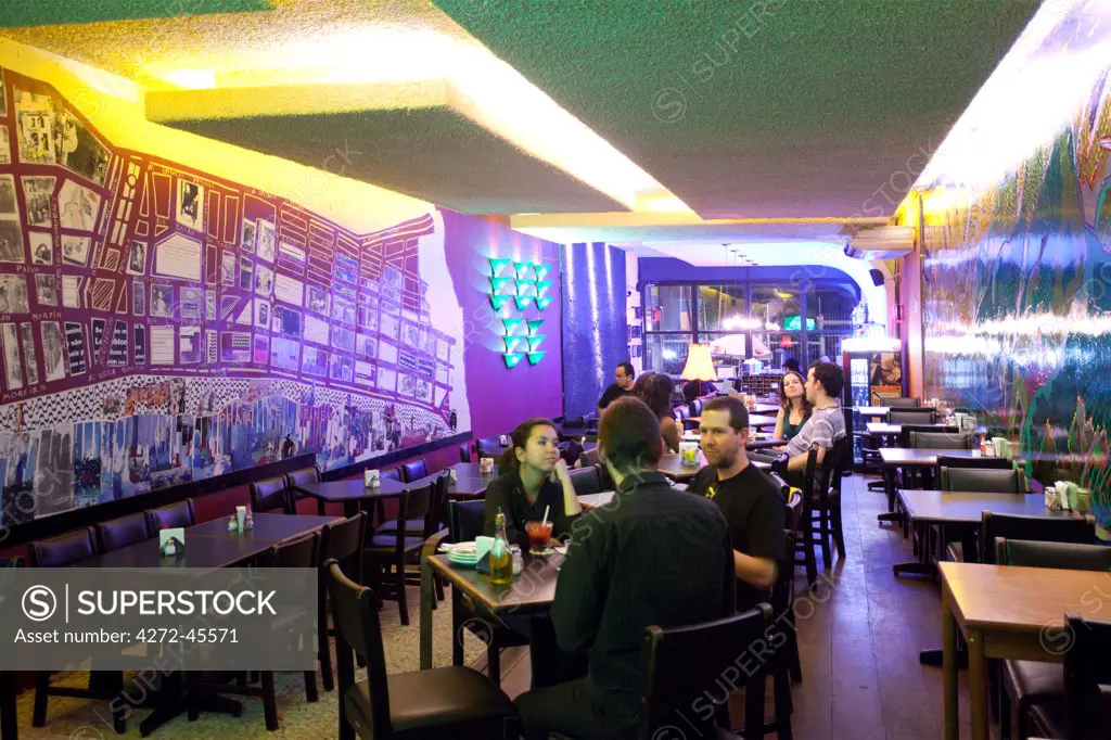 South America, Brazil, Sao Paulo, Locals drinking at the fashionable Leblon restaurant and bar