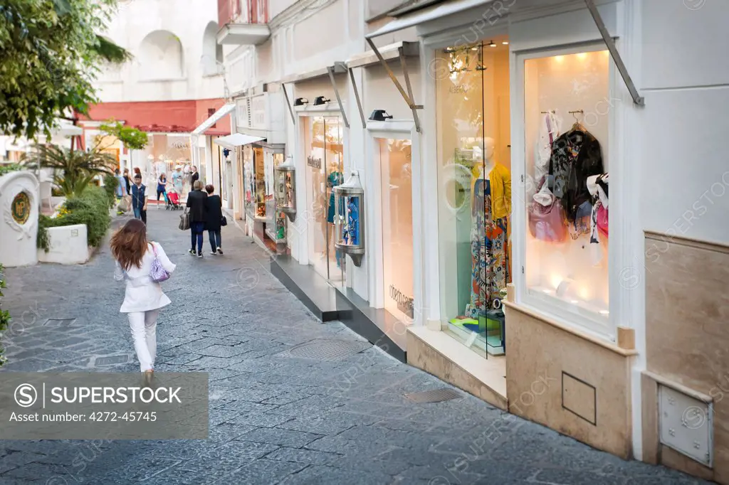 Italy, Campania, Napoli district, Capri. shopping.