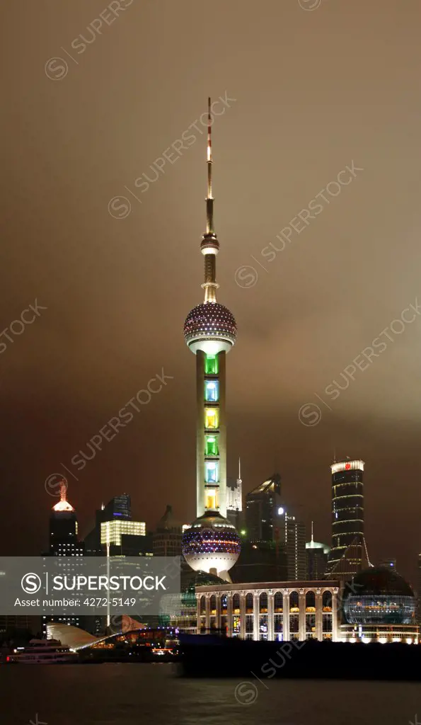 China, Shanghai. The Oriental Pearl Tower in Shanghai seen from the Bund.