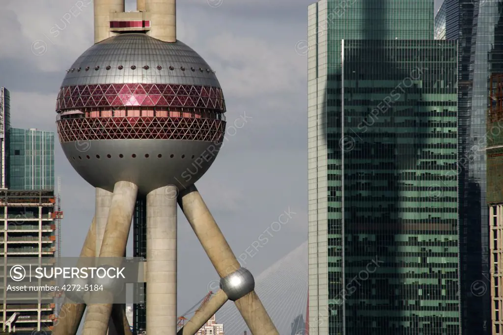 China, Shanghai. The Oriental Pearl Tower in Shanghai seen from the Bund.