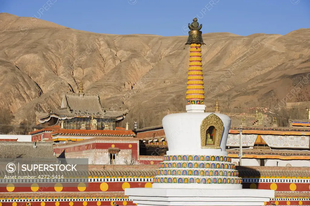 China, Qinghai Province, Tongren, Wutun si temple at Gomar Lamasery