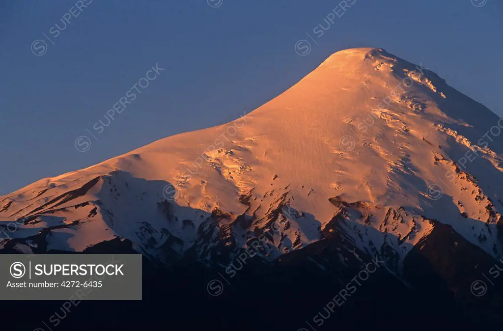 Chile, Region X, Lake District. Mt Osorno 2,652 m (8,701 feet), extinct volcano in the Chilean Lake District.