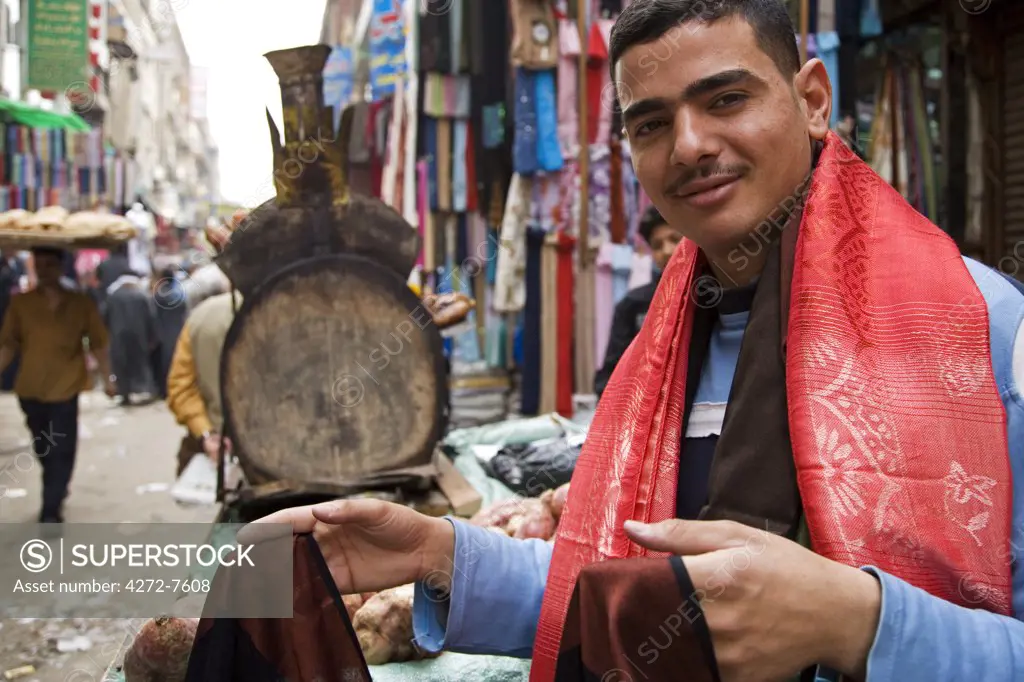 Characters in the market on Sharia El Muski near Khan El Khalili, Cairo, Egypt.