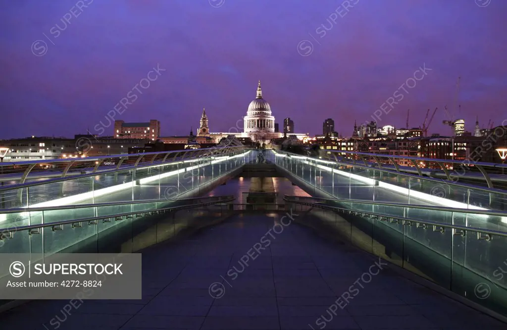 England, London, City of London. View from the Tate Modern over St. Paul's Cathedral with the Millennium Bridge in the foreground.