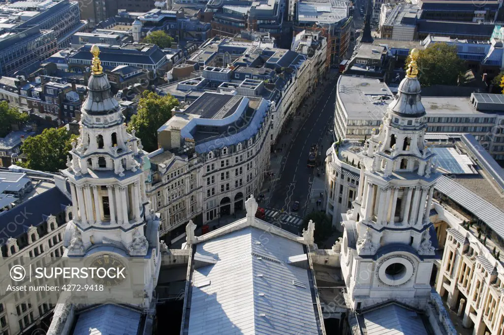 England, London. London St. Paul's Cathedral - View on Ludgate Hill.