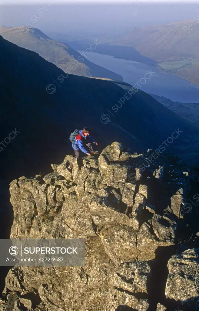 England, Cumbria, Rock Scrambling in the mountains above Wasdale Head, Wastwater