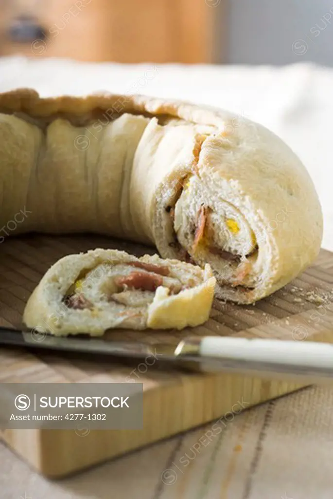 Neapolitan stuffed bread
