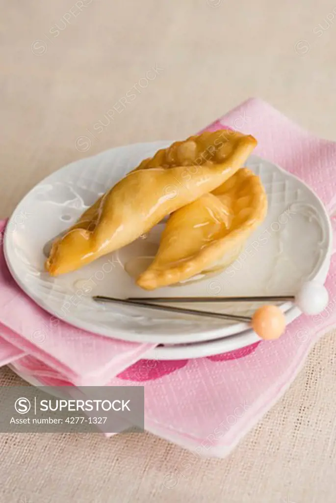 Ricotta turnovers with honey