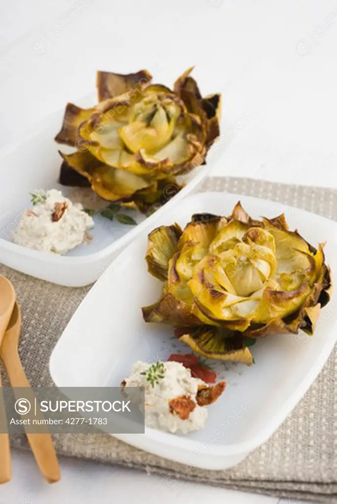 Fried artichokes with ricotta and sundried tomato dip