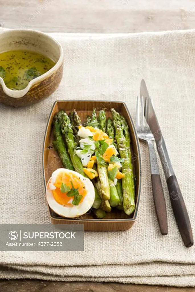 Green asparagus with soft-boiled eggs