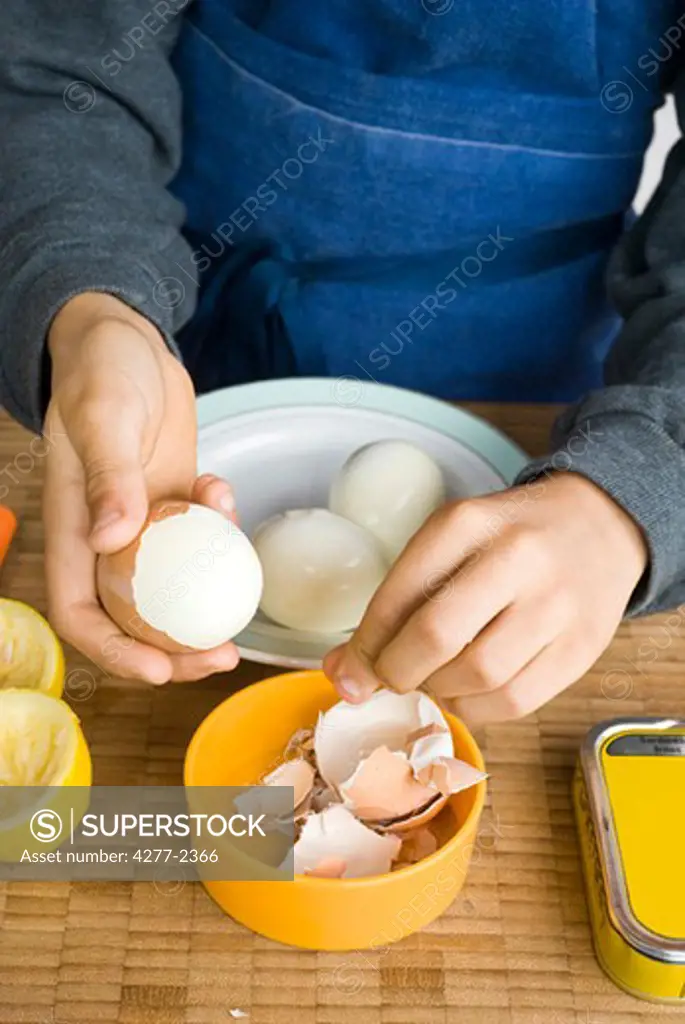 Peeling hard-boiled eggs